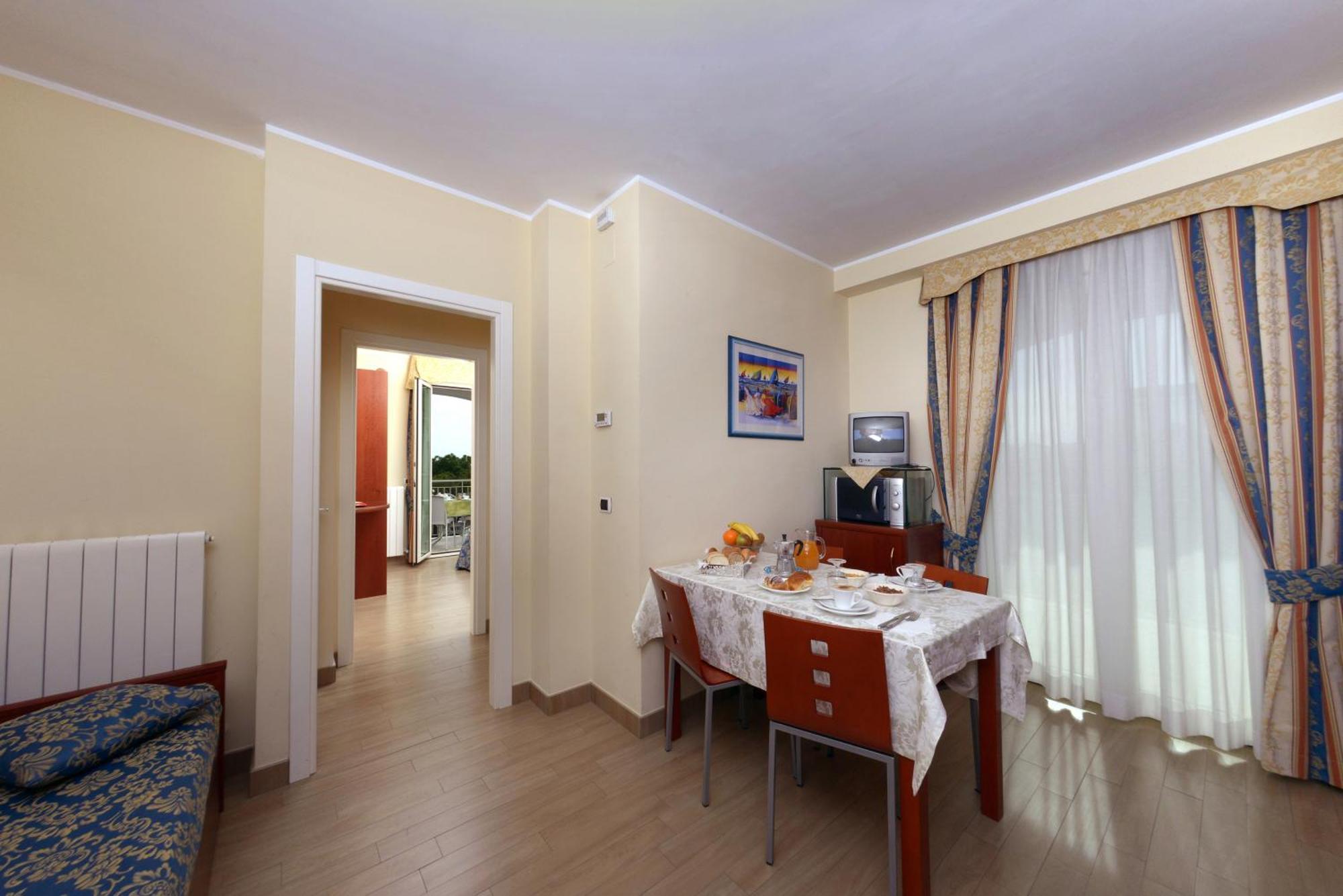 Residence Costa Smeralda Grottammare Exterior photo