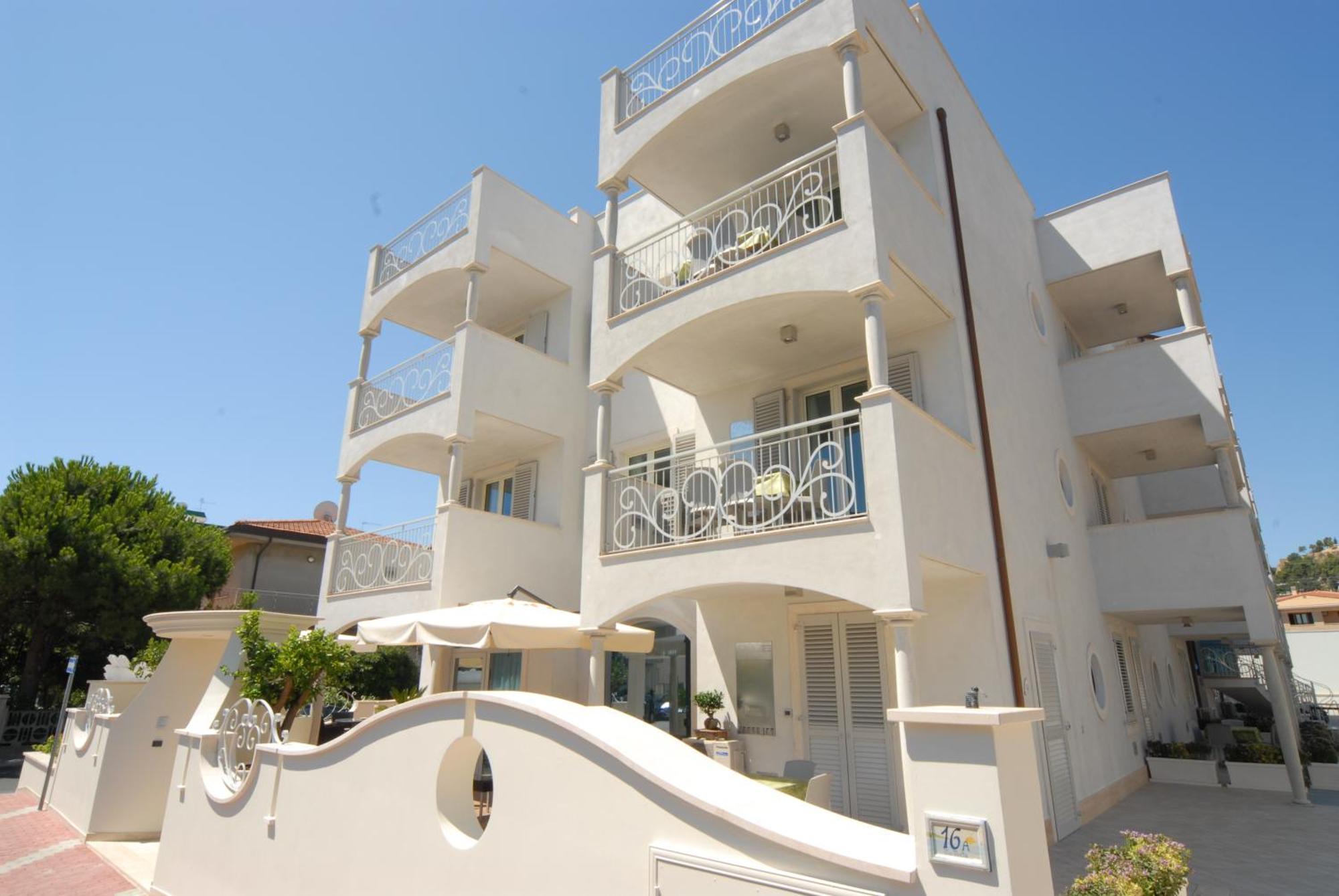 Residence Costa Smeralda Grottammare Exterior photo