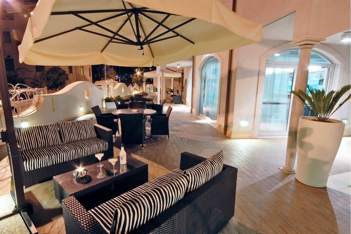 Residence Costa Smeralda Grottammare Exterior photo